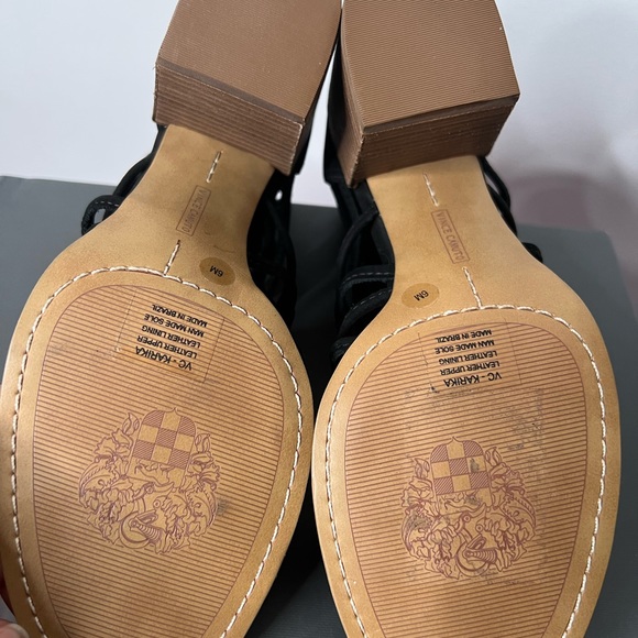 Vince Camuto - Picture 6 of 7